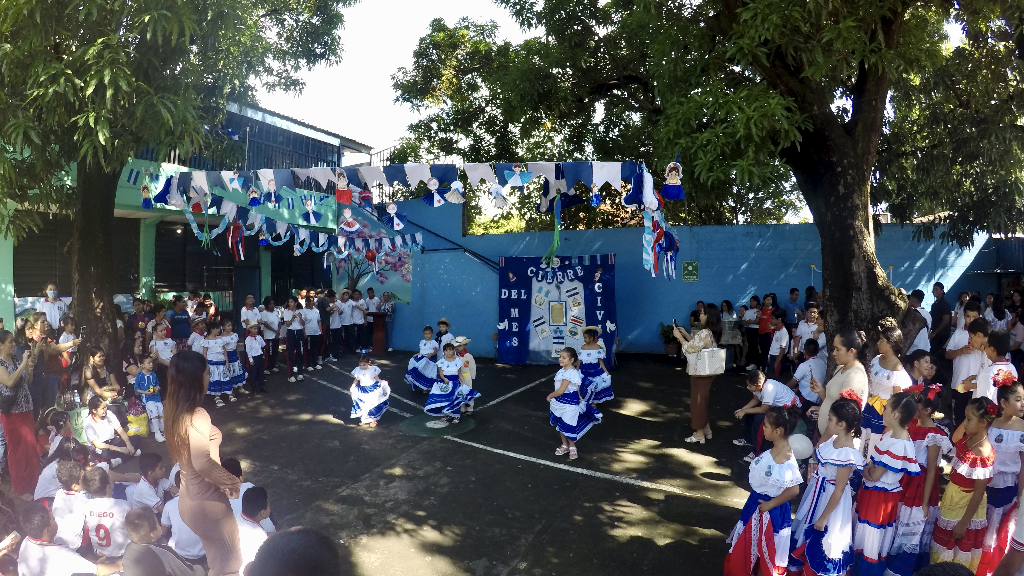 Cierre del Mes Cívico