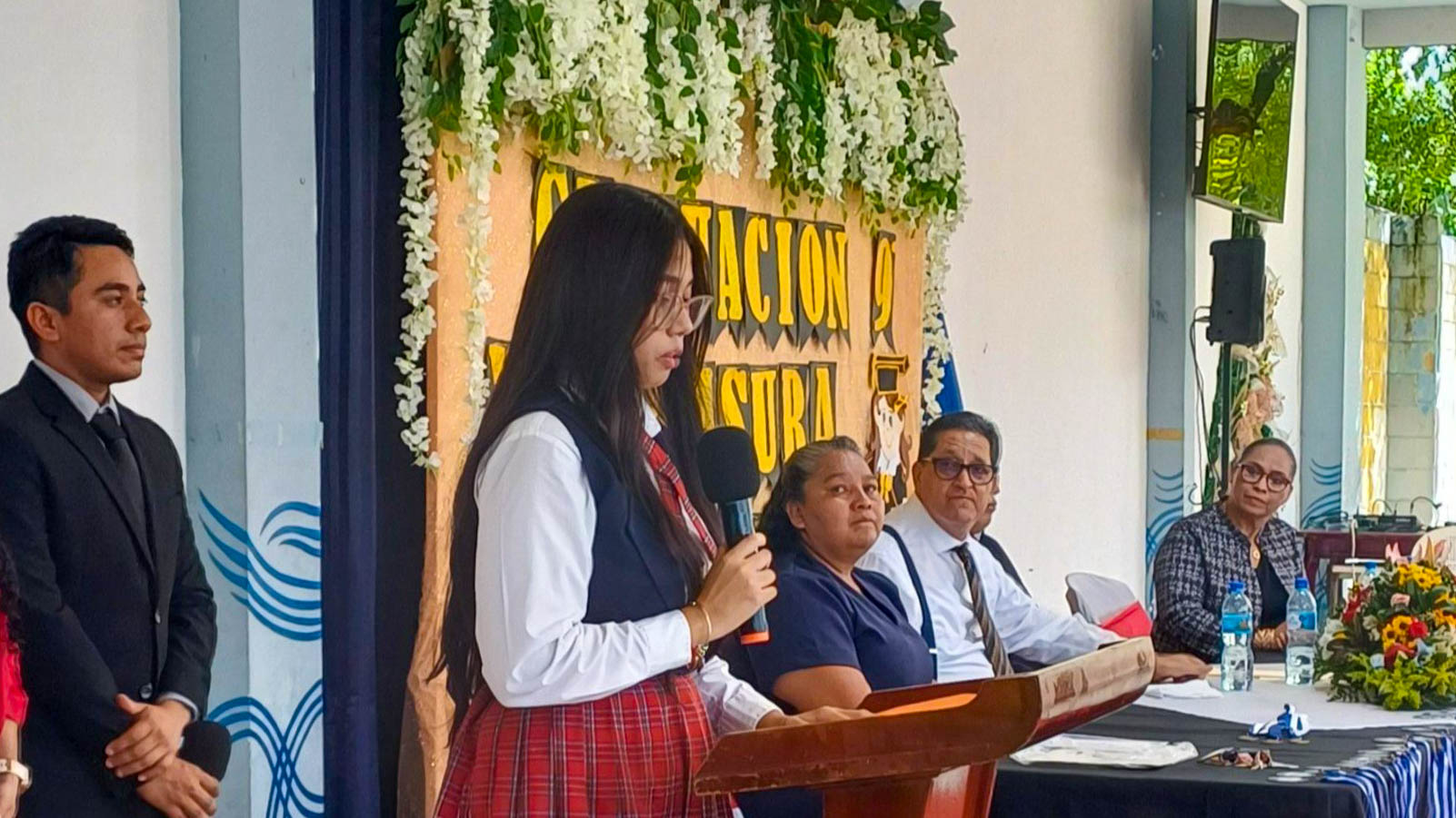 Lanzamiento de birretes