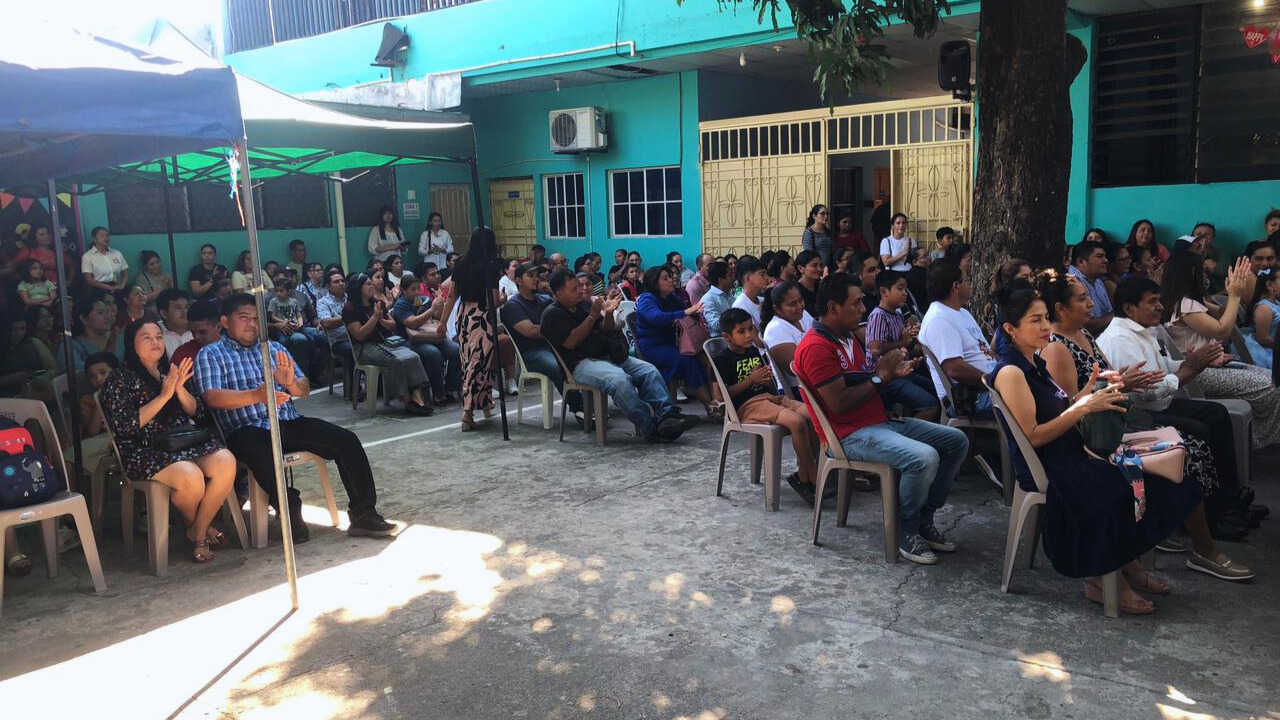 Entrega de materiales y guías informativas